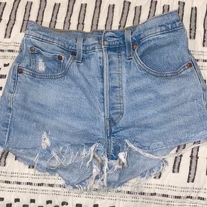 Levi’s 501 shorts!!! Size 26